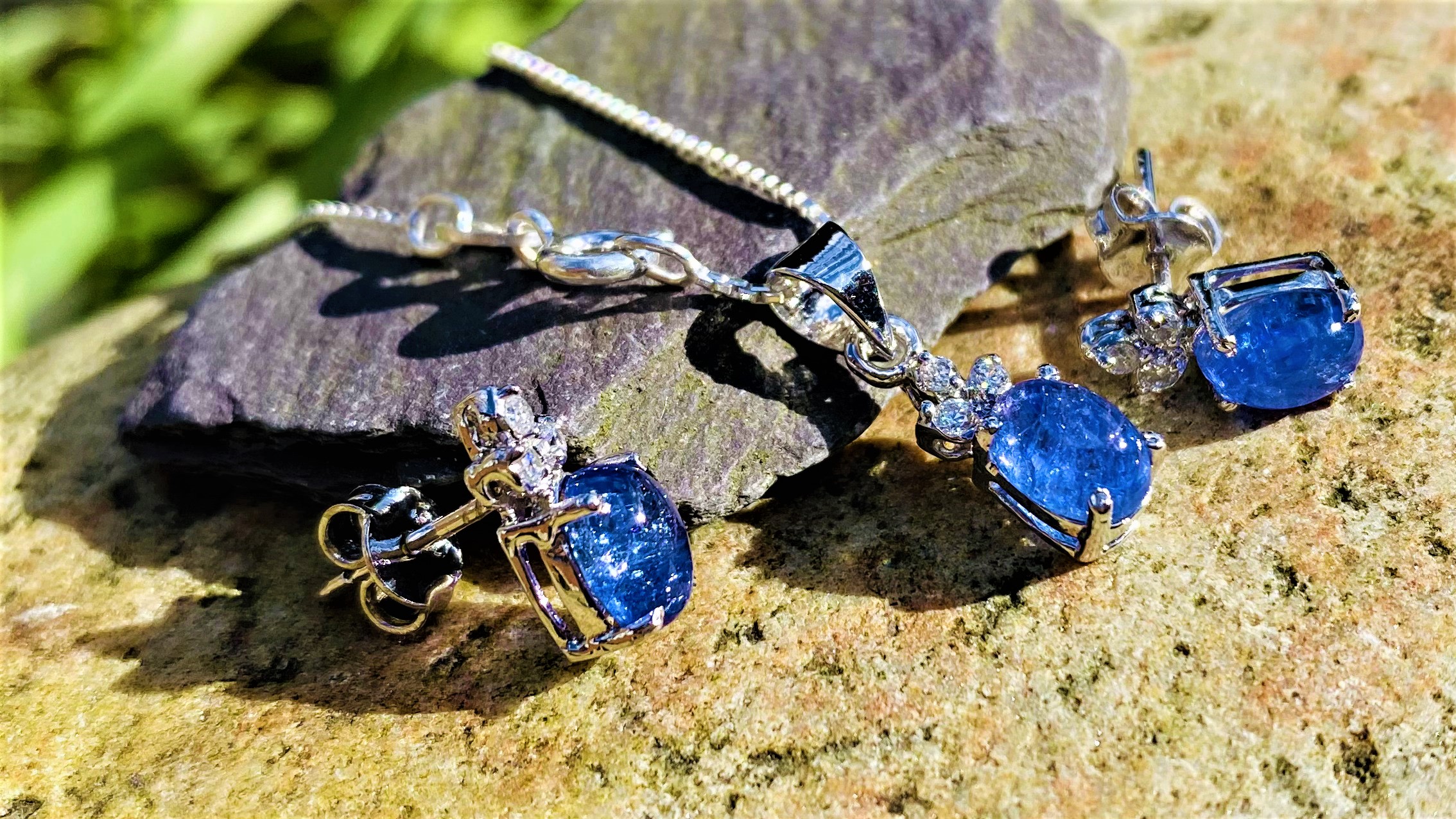 Blue Sapphire Zircon Earrings and Pendant (Oval)